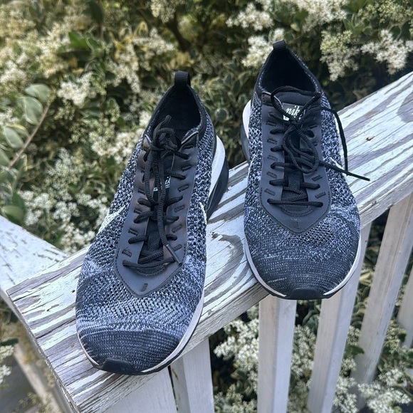 Nike air Flyknit 🔥Sale🔥black and white athletic shoes - Picture 1 of 8